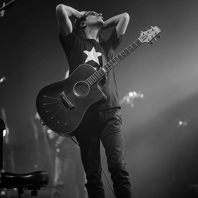 StevenWilsonHQ's tweet photo. I sang Sign 'O' the Times at the show in Vienna tonight. Farewell strange purple one and t… https://t.co/Q1926gZoSB https://t.co/pC6hoW3EyP