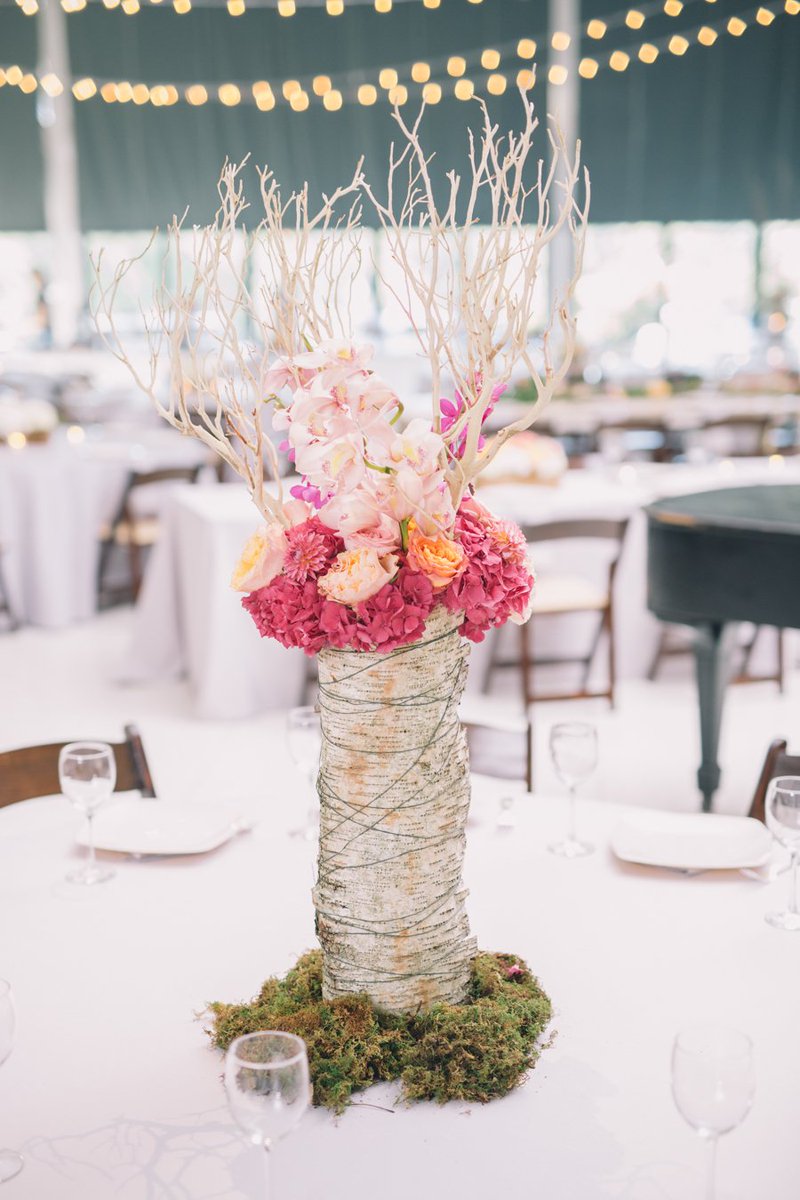 AngelaProffitt_'s tweet image. Organic tree trunk table design for early dinner party #CheekwoodBotanicalGarden #LMADesign