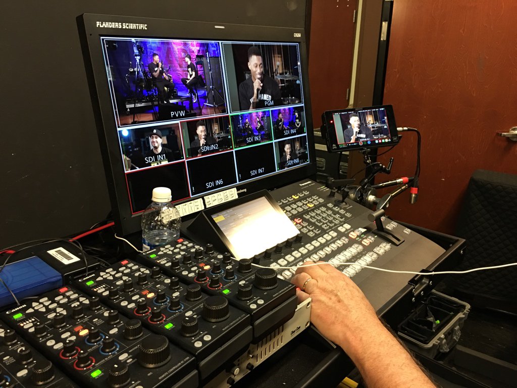 LifeWayMedia's tweet photo. Live simulcast with our friend @lecrae right now! https://t.co/c3QHqtikbz https://t.co/PTvm0fvai8