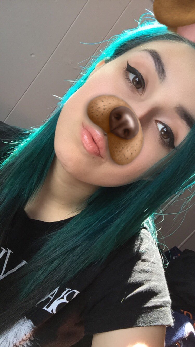 3 pic. Redyed my hair last night .😘💙 https://t.co/MIJyd2S9d0