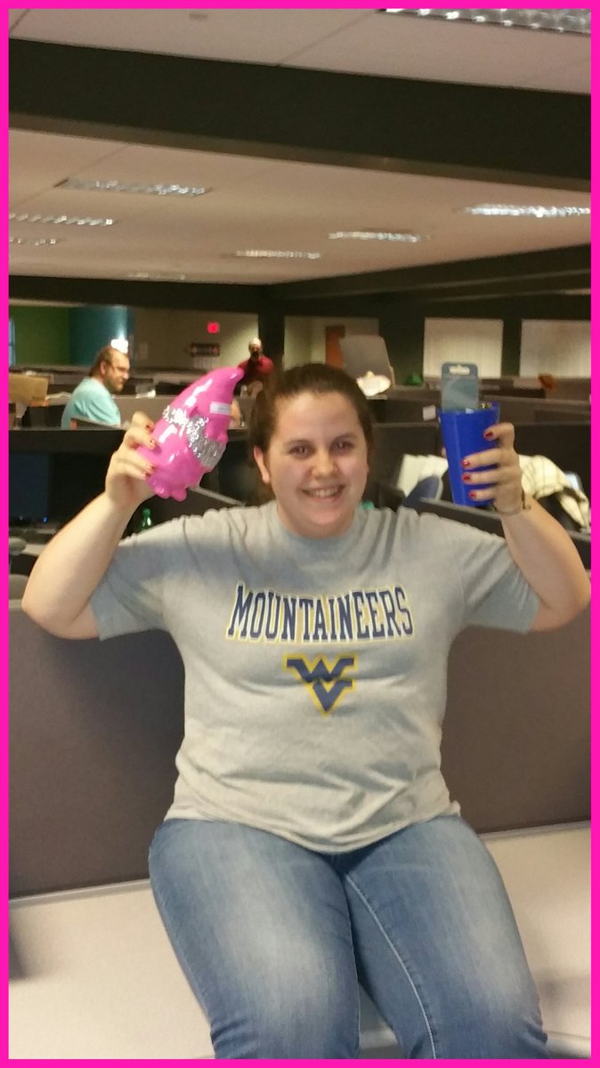 Amanda: Our other New Hire WoWie Wednesday Winner! <a href="/WHEELING_CC/">Wheeling Wows!</a> <a href="/dauntfav/">DMoran</a> @jennderector #LifeAtATT #flexnation