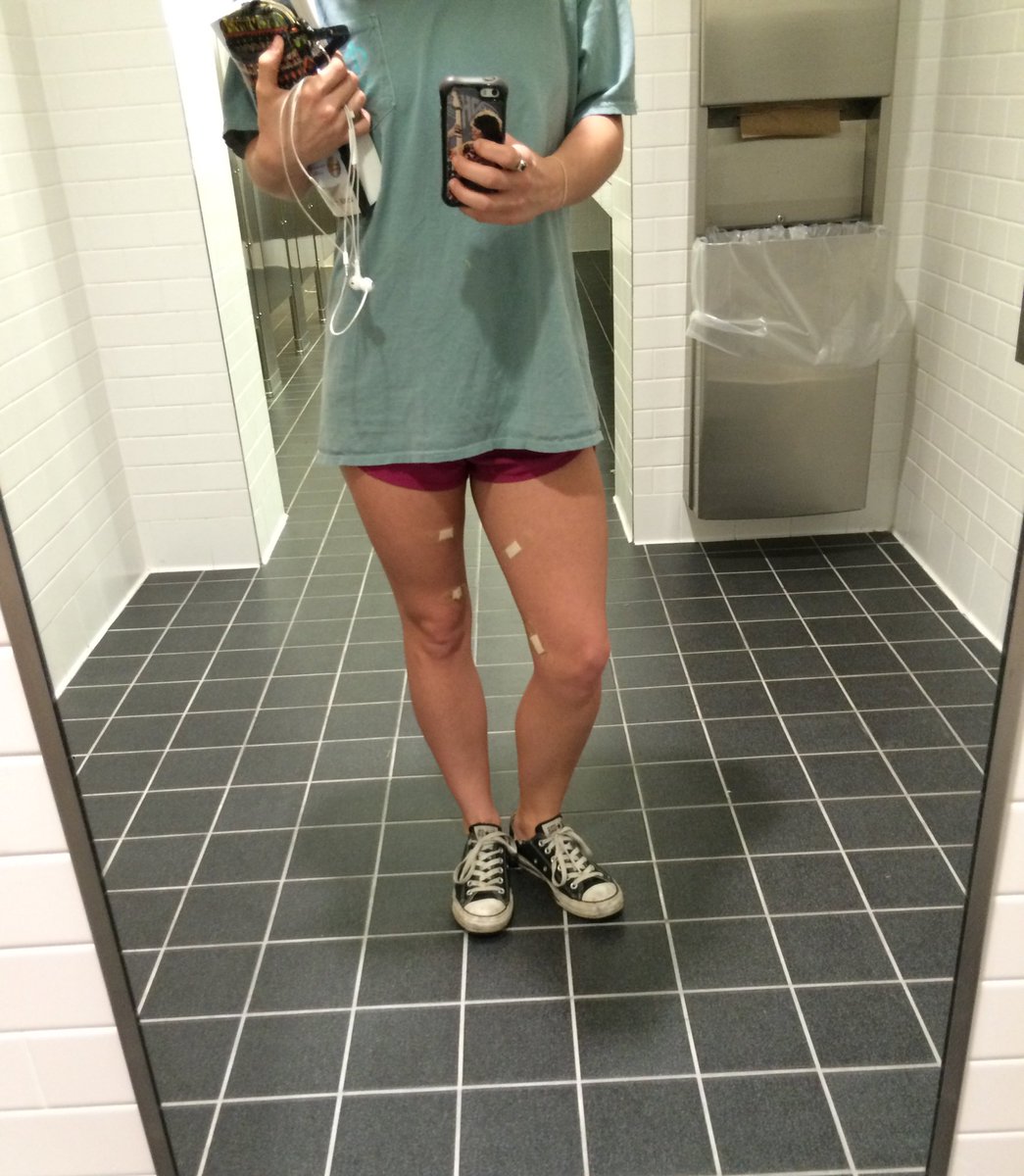d0ntcallmeh0ney's tweet photo. Life as Dixi #bandaidseverywhere #needabubble #bubblegirl https://t.co/mKPwIsP9fY