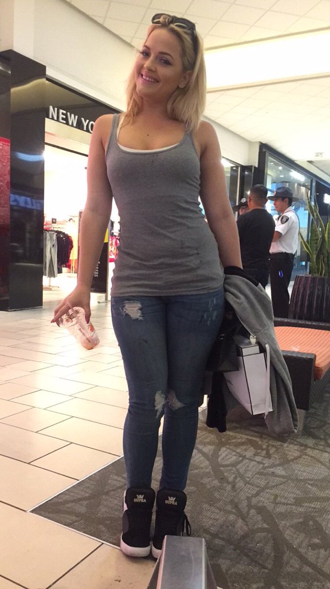 Joey Vera On Twitter Pornstar Alexis Texas At The Mall 😍😍😍