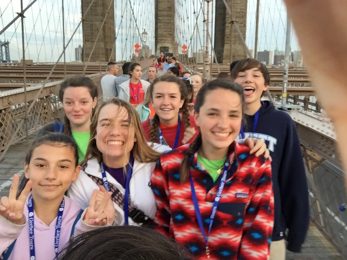 Toybird's tweet photo. Having fun on the Brooklyn Bridge!  The 8th graders take over New York! @TheLovettSchool https://t.co/aze7Ql3mRr