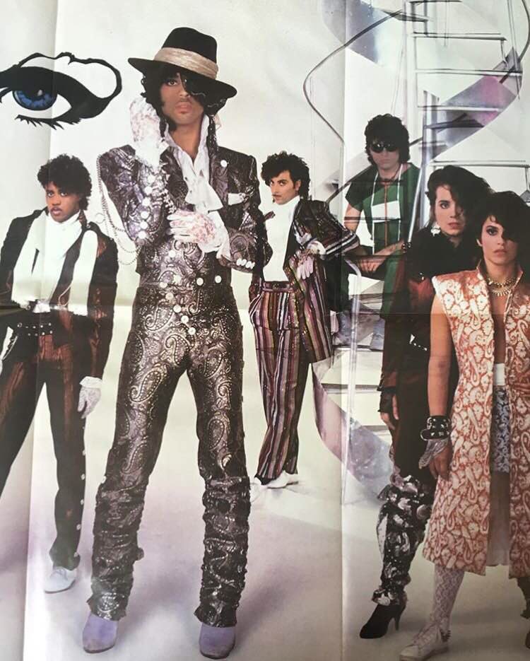 i am OTHER (@i_am_other) on Twitter photo Wave your hands for positivity y'all!
All the boys and all the girls 
You are the new kings of the world! #RIPPrince Wave your hands for positivity y'all!
All the boys and all the girls 
You are the new kings of the world! #RIPPrince