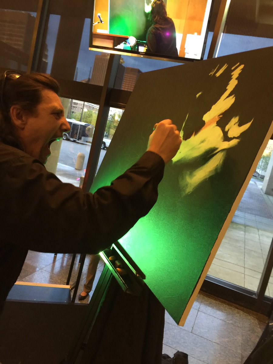 ManaVision's tweet photo. John and Paul #DaytonOneNight https://t.co/hzDVaGk4Kf