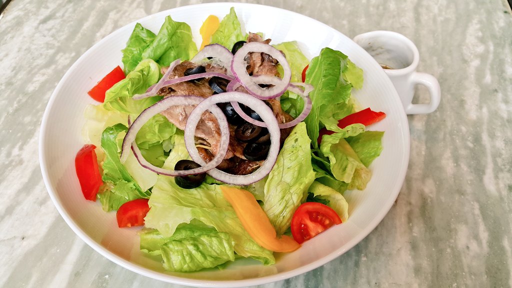 HotCocoisGood's tweet photo. My lunch #TGIF #healthyliving #life #gourmet #TasteTheFeeling https://t.co/6V9kGp6pqE
