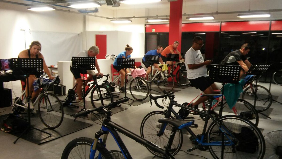 RedHub studio's first morning session full! Great way to start a day &amp; end a week!!☺