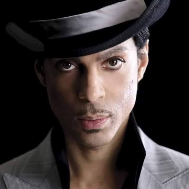 RedCarpetModel's tweet image. 😢😢Rip Prince