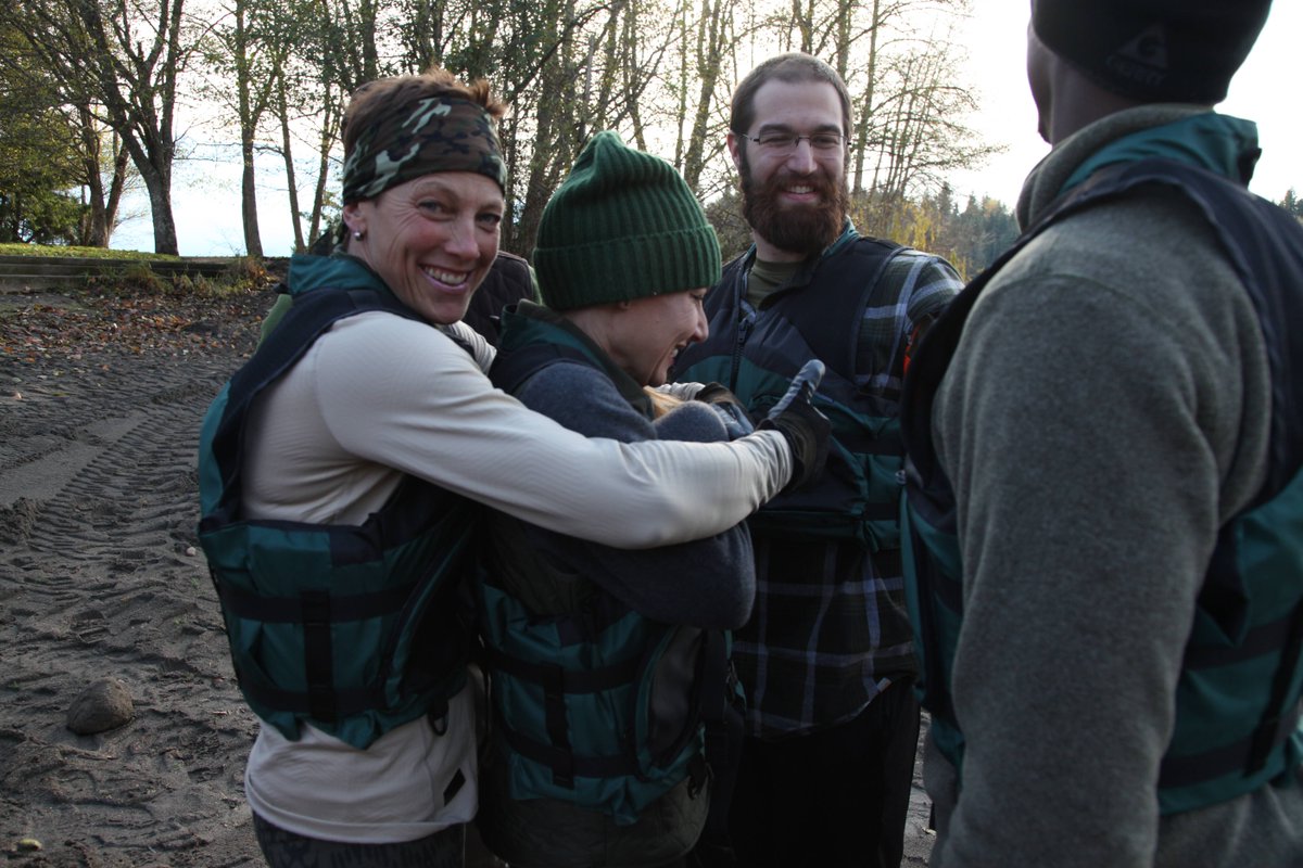 AmericanGritFOX's tweet photo. Team Noah knows the true meaning of teamwork! #AmericanGrit https://t.co/uguVy4nnWW