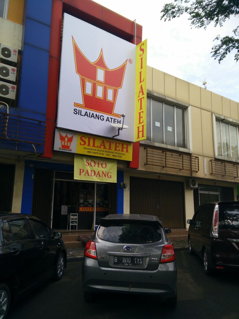 Hari ini secara resmi Silateh Grand Wisata menempati Ruko baru di AA9 No 65. Logo baru, suasana baru..