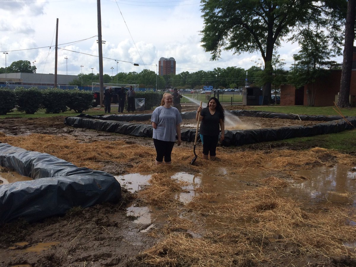 uofmsab's tweet photo. The mud is deep! Bring towels and a change of clothes if you want to. #mudjam #mudisgoodforyou https://t.co/MlShp2UJI9