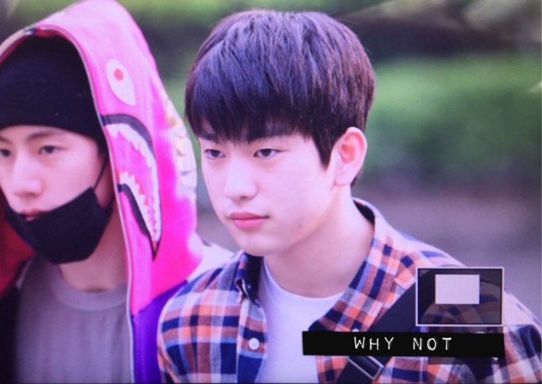 Why_NotJR's tweet photo. 160422 뮤직뱅크 출근 #갓세븐 #Junior #주니어 #GOT7  현수오빠 소환 🙆🏼😍 https://t.co/jtYRjmmcdC
