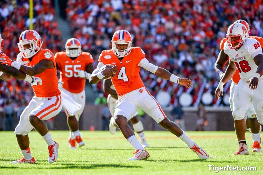 Averyy_Sports's tweet photo. Blessed to Receive an offer from Clemson University! #ALLIN https://t.co/I9CxWM8Xc5