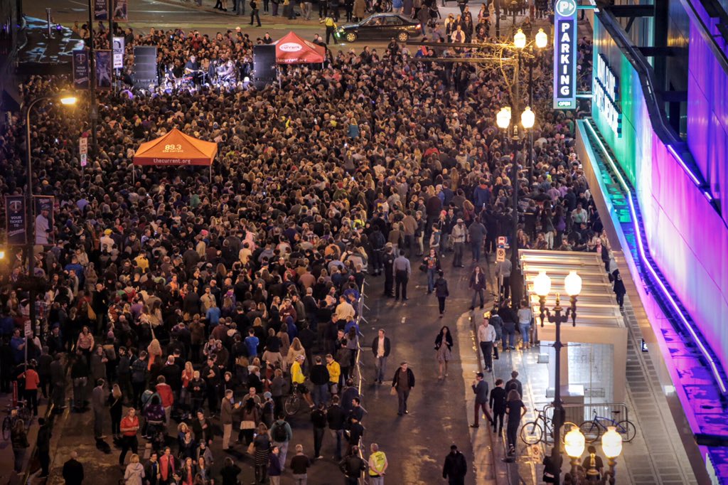 CgnJpXCUUAECRzP.jpg:large