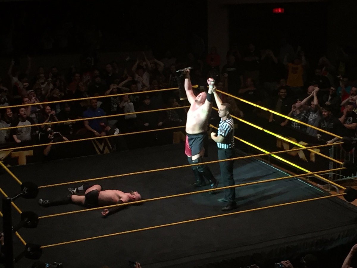 Samoa Joe wins NXT title at Boston house show CgnLZ_VXEAEfsLJ