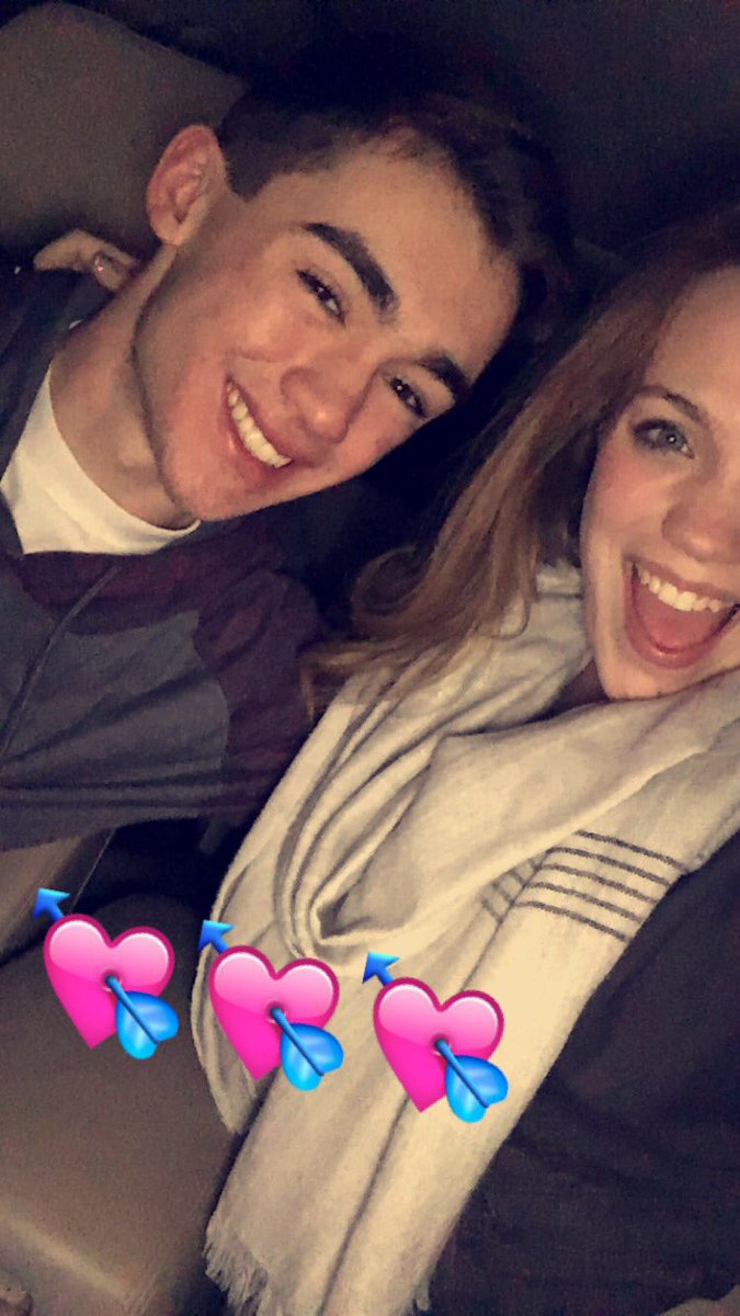 lizzie_frett's tweet photo. Happy birthday @brandonloverude ❗️❗️❤️❤️💘💘 https://t.co/hHH0s4RYvA