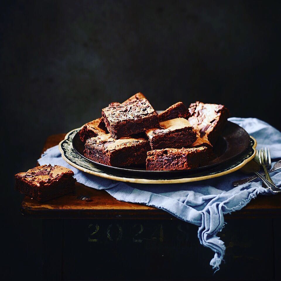 TastyYumFood's tweet photo. Midnight #brownie #snack #stack #attack #foodphotography #foodphotographer #foodstylist #foodstyling #chefsofinstag… https://t.co/hNa5873Wcm