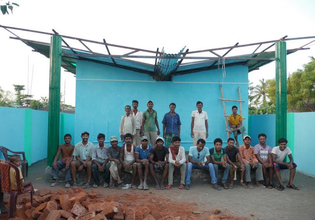 FastCoImpact's tweet photo. A toilet for India that also delivers clean water https://t.co/ySt2UhZKWq https://t.co/cVSFlRR1kN