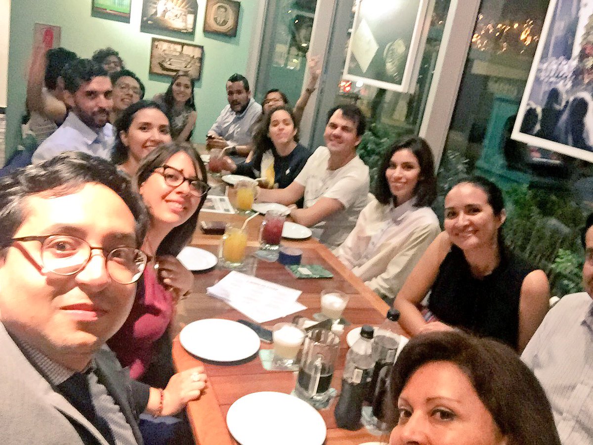 fuetete's tweet photo. #ocasomoche #modapucp https://t.co/kpS7vrQh8n