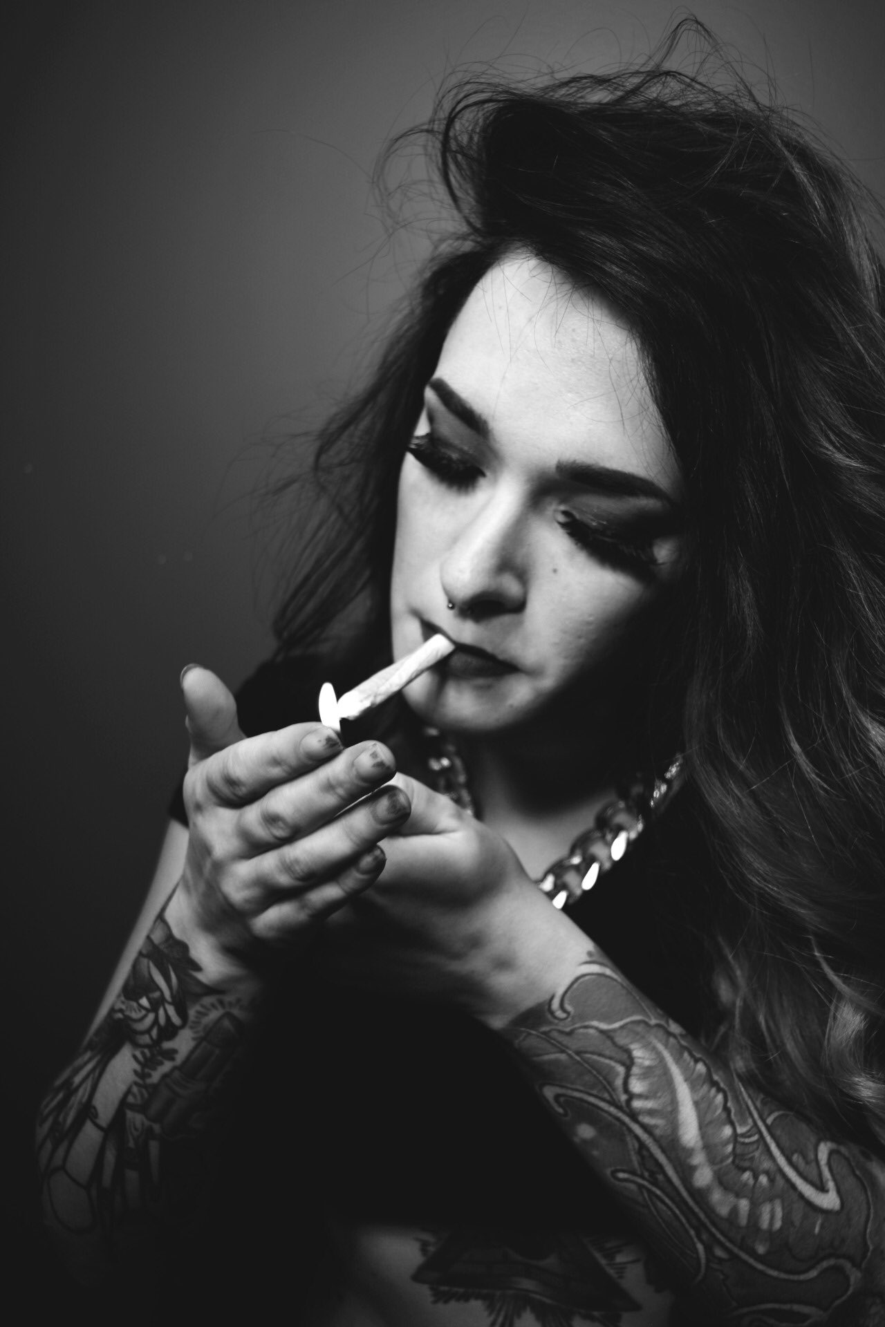 ハル Tattoo マリファナガール 日本ではマリファナは麻薬扱い そしてtattooは入れ墨と呼んで悪いイメージが大半 海外でマリファナのお祭りがあるように大麻は嗜好品や医薬品で みんなで楽しめるもの決して麻薬 じゃないよ T Co 1fosdsbfkm Twitter