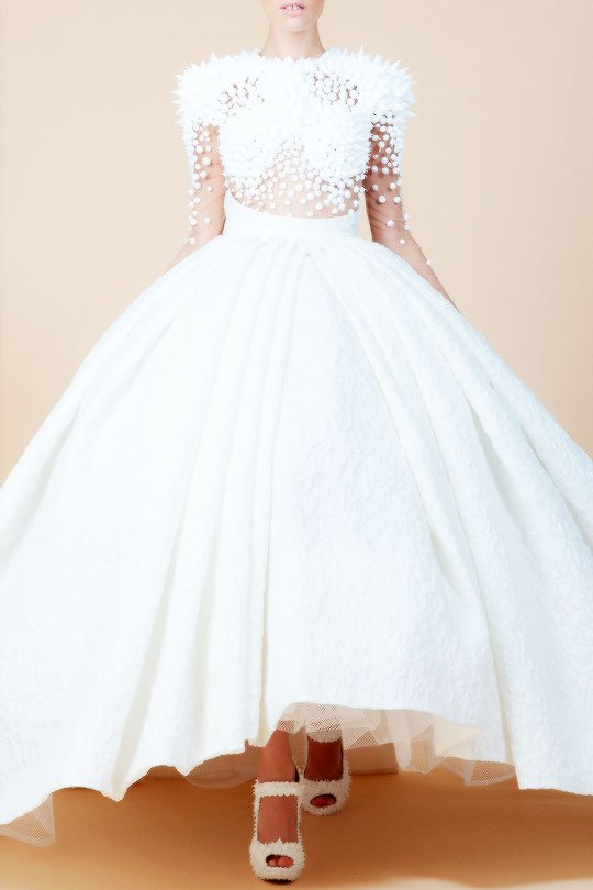 539J 88282986 - Jean Louis Sabaji Couture Fall Winter 2015_3.jpg