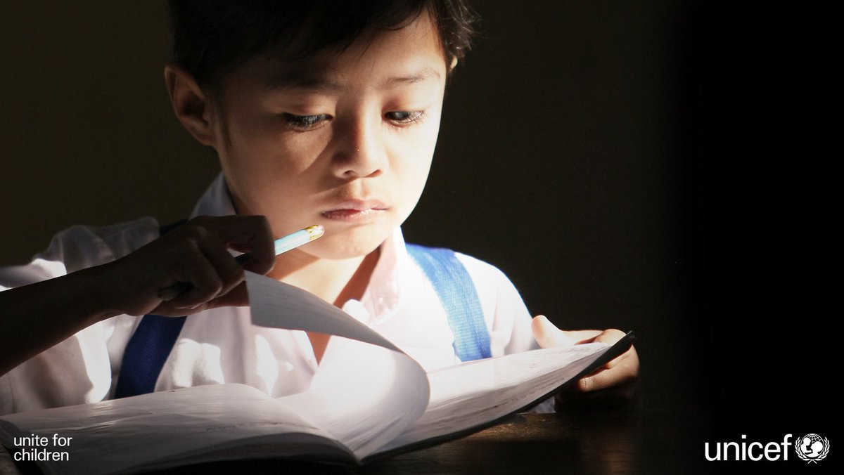 Selamat #HariBuku! Kebiasaan membaca baik untuk dikenalkan ke anak sejak kecil. Apa bacaan semasa kecil favoritmu?