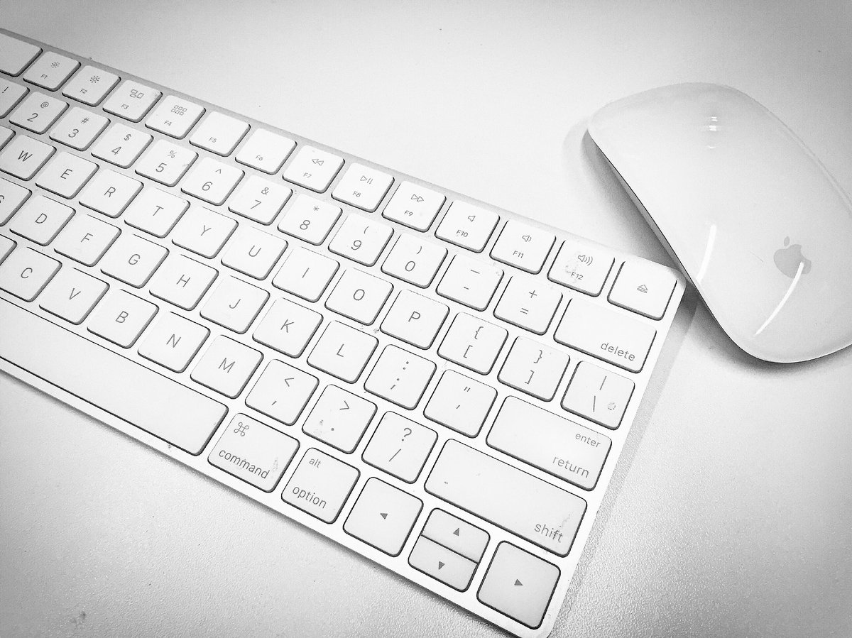 ACE1DJACE's tweet photo. アップルの製品は好きなのに、どうしてもデスクトップ用の新しいキーボードとマウスの感触だけは好きになれない…
#切実
#apple
#magicmause
#mac
#imac https://t.co/hgCYhNbgff