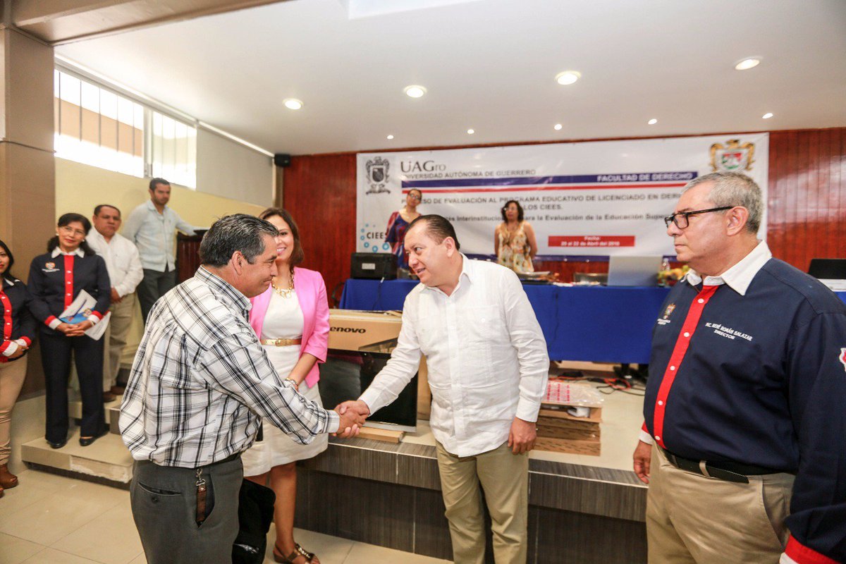 JavSaldana's tweet photo. Hoy le dimos la bienvenida a los evaluadores de los CIEES a la Facultad de Derecho Chilpancingo https://t.co/9ivQiyxXjd