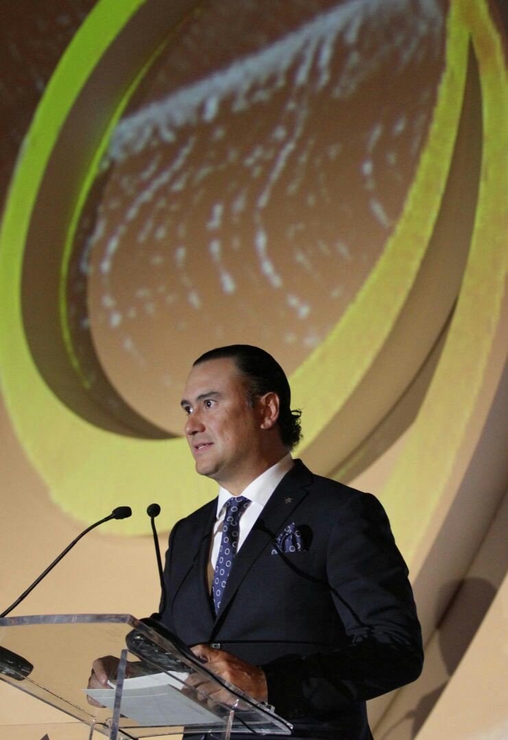 ManuelHerreraV's tweet photo. Mi compromiso es apoyar e impulsar a jóvenes como ustedes para que logren sus sueños y generen un cambio social. https://t.co/IOv1Jxws8H