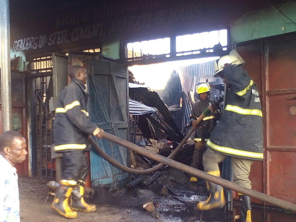 ObiloKevin's tweet photo. Fire puts down 3 shops Nambale Busia County. Fire fighters from Uganda arrive late. https://t.co/1XwCU1ZeuT