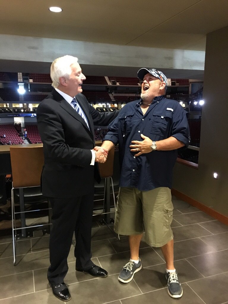 GitRDoneLarry's tweet photo. Honored to meet @davidjeremiah tonight. This was my reaction after being asked to go up and do 10 minutes! #Stu2016 https://t.co/3L9HGyRAib