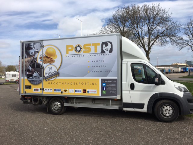 groothandelpost's tweet photo. Afgelopen week is onze bezorgauto bestickerd. Het eindresultaat is echt geweldig. Met dank aan @PrestigeXLprint https://t.co/uhmwGnXg52
