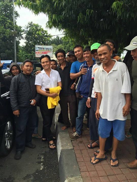 RelawanYusril's tweet photo. Dia sahabat bagi siapa saja, bicaranya santun, senyum simpul untuk semua orang, YUSRIL pilihan terbaik dari yg baik https://t.co/4QXHy5zPVo