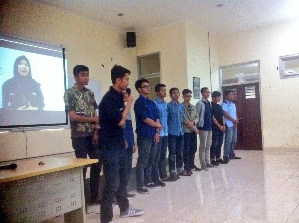 BEMUndip_Harkam's tweet photo. Perkenalan HM dan UPK FEB. https://t.co/Z0Q79k098Y