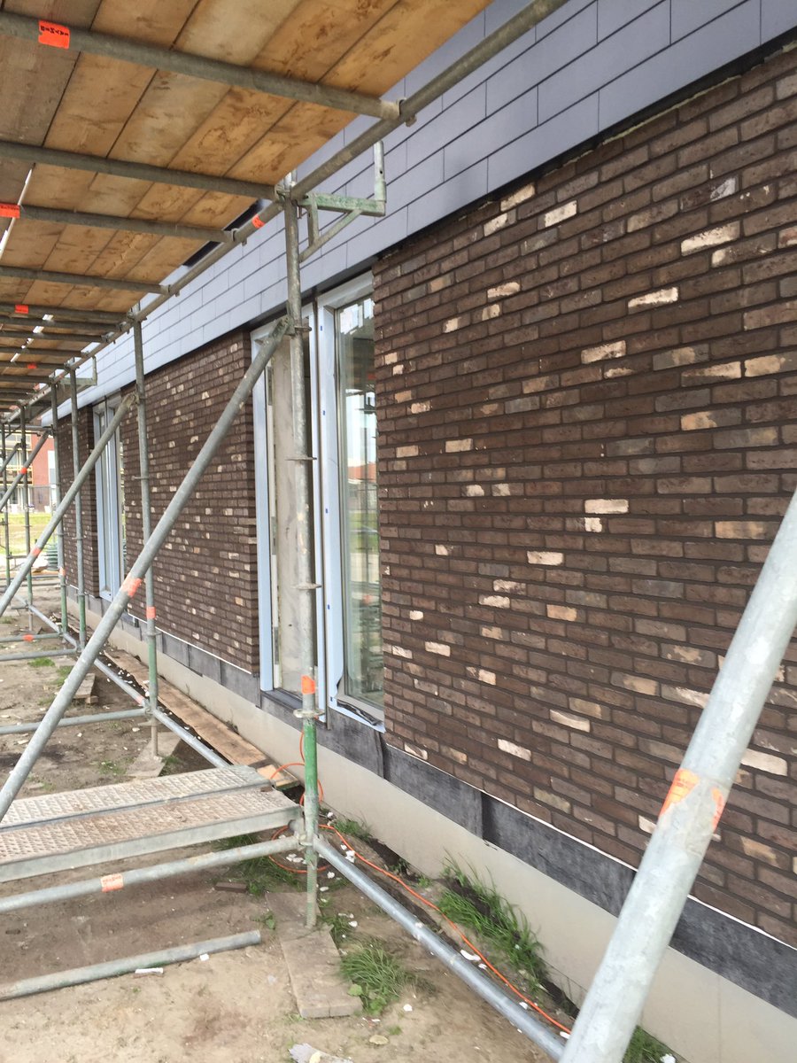 Op Urk aan et voegen voor <a href="/aannemerBakker/">Aannemersbedr Bakker</a> ism <a href="/SimsonpostSimon/">Simon</a> en <a href="/KKoffeman/">klaashessel koffeman</a> <a href="/muurlingvoeger/">G Muurling</a> ☀️🌤🌥