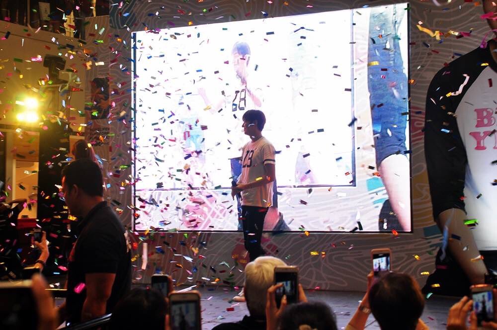 TheLeeMinHoPh's tweet photo. Official @benchtm #LeeMinHo Bench Fun Meet Photos
Megamall
160402
#LMHlovelocal
#LMHlovesBench
#LiveLifeWithFlavor https://t.co/KqWC6rSeSu