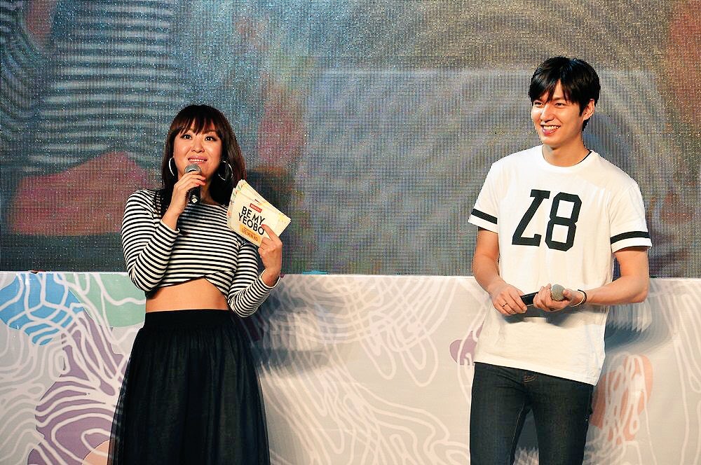 TheLeeMinHoPh's tweet photo. Official @benchtm #LeeMinHo Bench Fun Meet Photos
Trinoma
160402
#LMHlovelocal
#LMHlovesBench
#LiveLifeWithFlavor https://t.co/w4YyU4S7AB