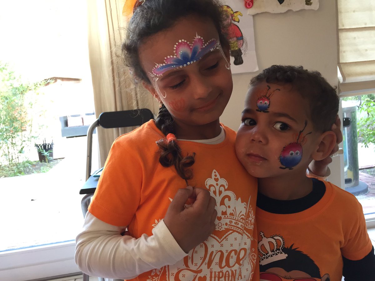 DebbydenToom's tweet photo. Klaar voor koningsspelen 2016 ! #koningsspelen2016 https://t.co/RaJYtpri1o