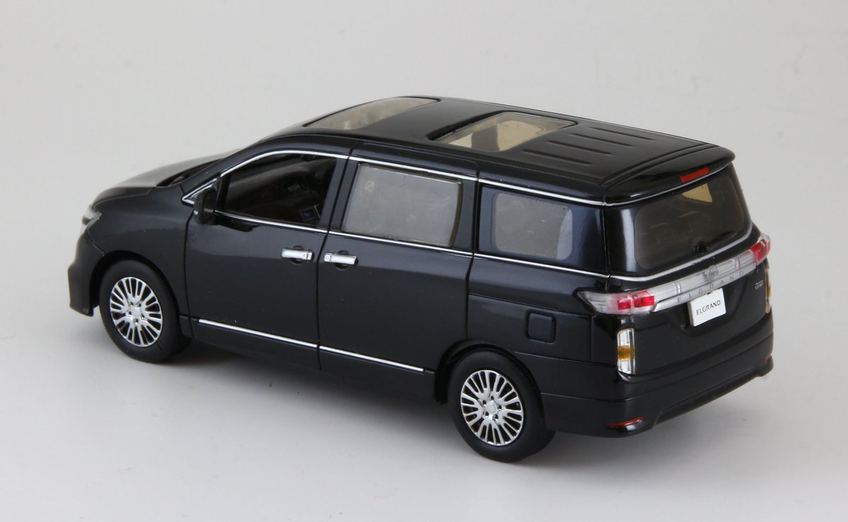 DIECAST 1:43 NISSAN ELGRAND Highway STAR 2014 03881PBK Phantom