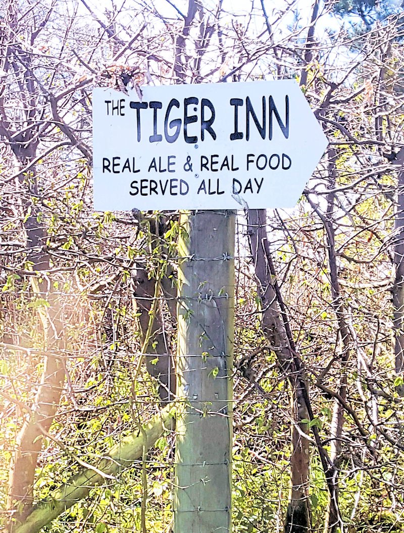 Stowting's tweet photo. The Tiger Inn @tigerstowting is opening on Bank Holiday Mondays again. Call them on 01303 862 130 to reserve a table https://t.co/d4uKczEMbo