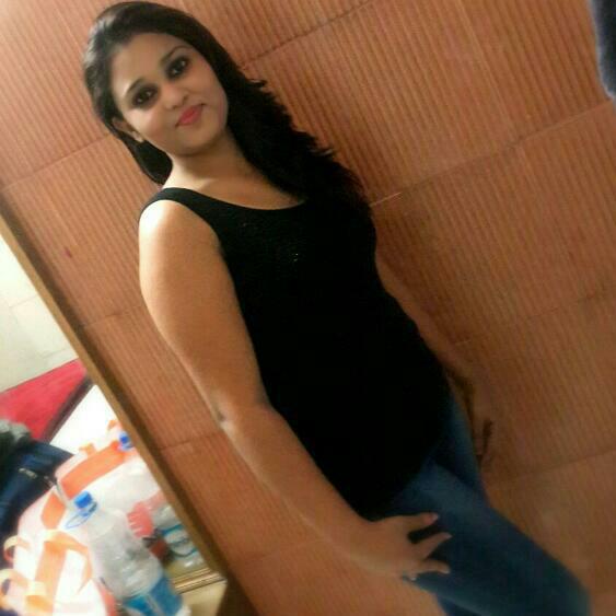 ranchiescort2's tweet photo. This housewife is available today... Price 5000 Rs.. 
For Booking Please Vinod - 8853015350 https://t.co/RoO1P7644m