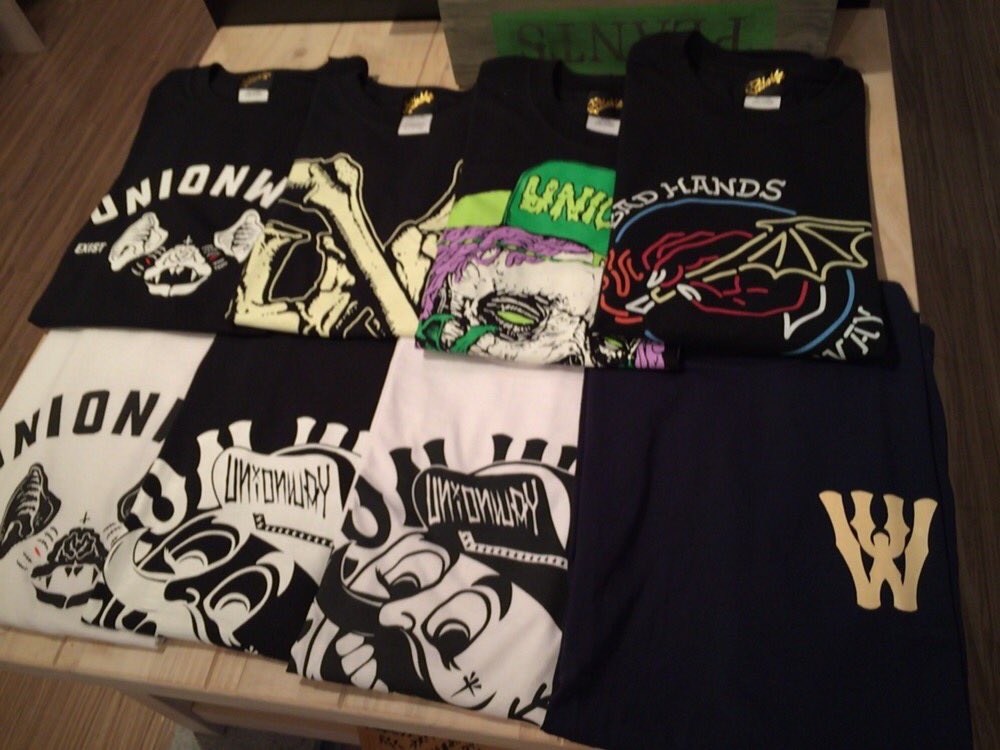 SHARES_KOBE's tweet photo. 【OPENしてます！】
本日もオープンしてますよ〜♪
20時まで！！！
ぜひぜひ遊びに来てね〜！！
#三宮 #神戸#SK8 https://t.co/7dyhRsr4P5
