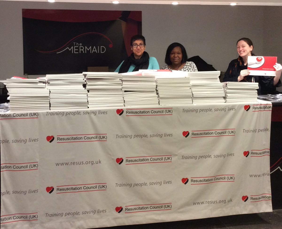 ResusCouncilUK's tweet image. Please register at the front desk, collect your packs and head upstairs for morning refreshments #ALSinstructor