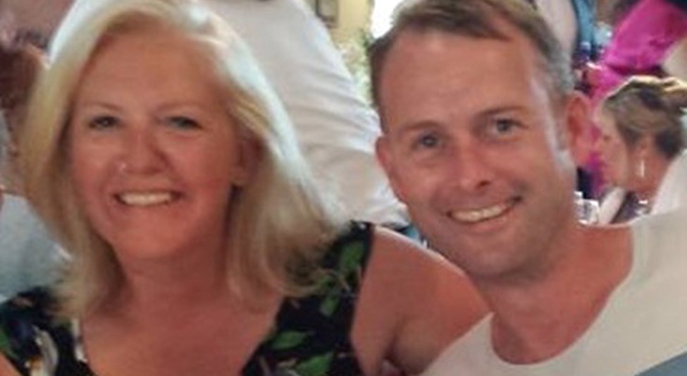 Please help Beth get the lifesaving cancer treatment she needs by donating whatever you can justgiving.com/fundraising/Be…