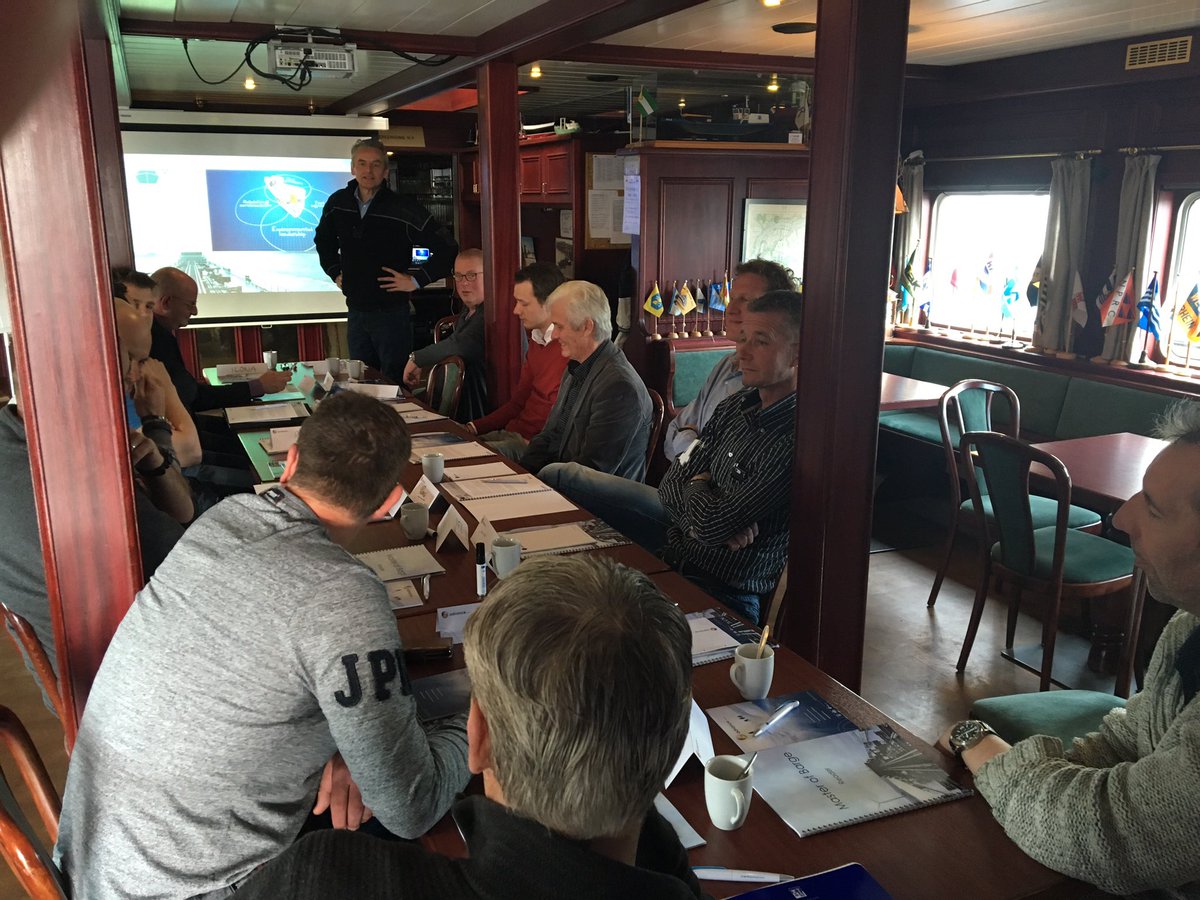 EmprovePeople's tweet photo. De communicatietraining Master of Barge voor kapiteins zit vandaag weer helemaal vol! #EmpoweringPeople https://t.co/QInUNGXRWz
