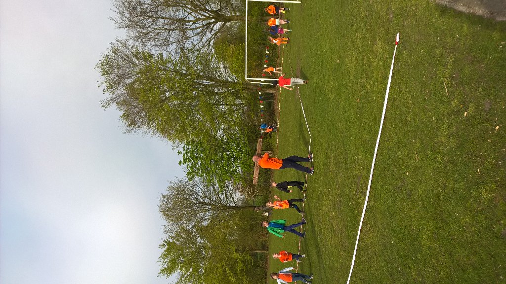 #Leydraad kinderen rennen voor mooie dingen in hun nieuwe school in  #Cromvoirt.