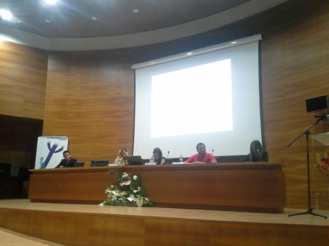XIIICNEPUMH's tweet photo. Ahora mismo, Irene Pérez, Begoña Celdrán y Miguel Martínez imparten: Intervención psicológica asistida con perros. https://t.co/A1RNZ2HL8i