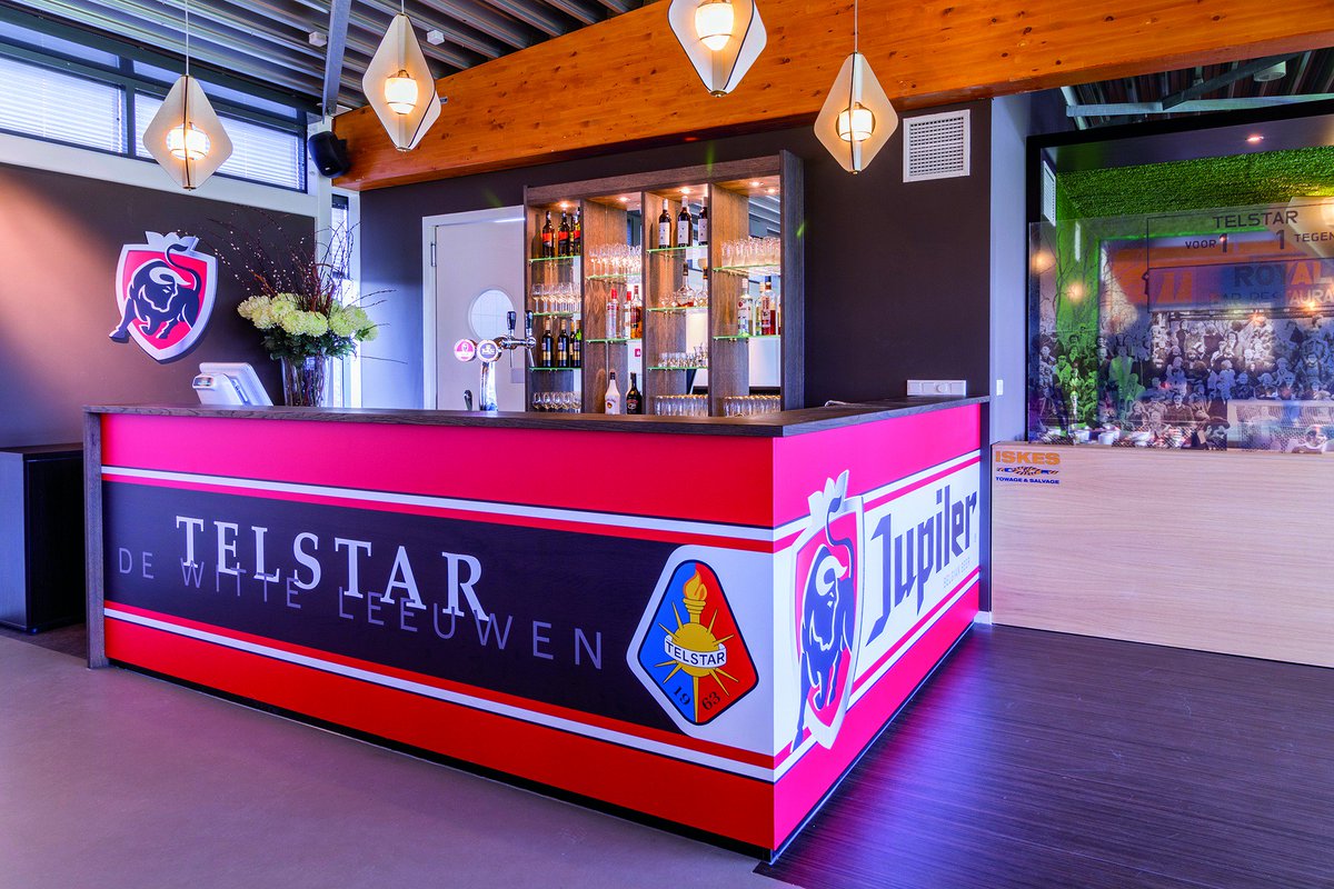 TherecaBV's tweet image. Nieuwe lampen ontworpen in de vorm van de satelliet Telstar, dezelfde satelliet waar de club haar naam aan ontleent.