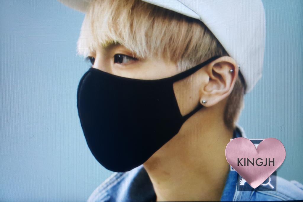 160422 Jonghyun @ Aeropuerto Incheon {Rumbo a Japón} CgopHGdU4AAulaP